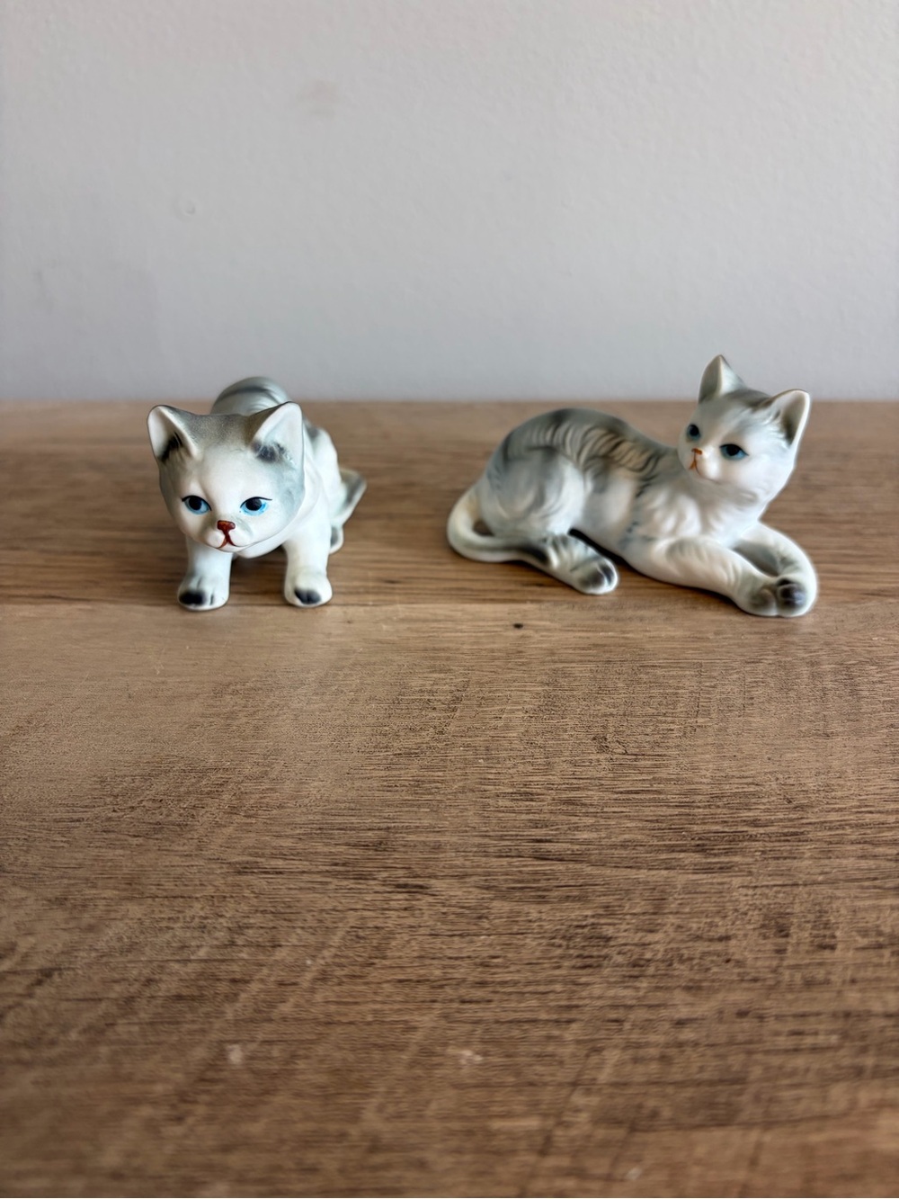 ENESCO Gray Reclining Ceramic Cat Figurine Scaredy Cat Set Of 2 Grey Cats